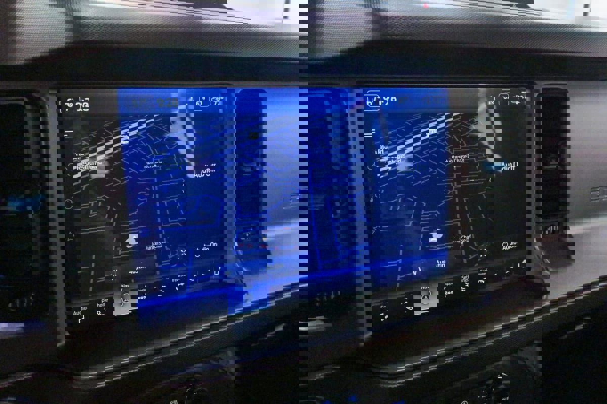 Used 2022 Ford Bronco Outer Banks image 16