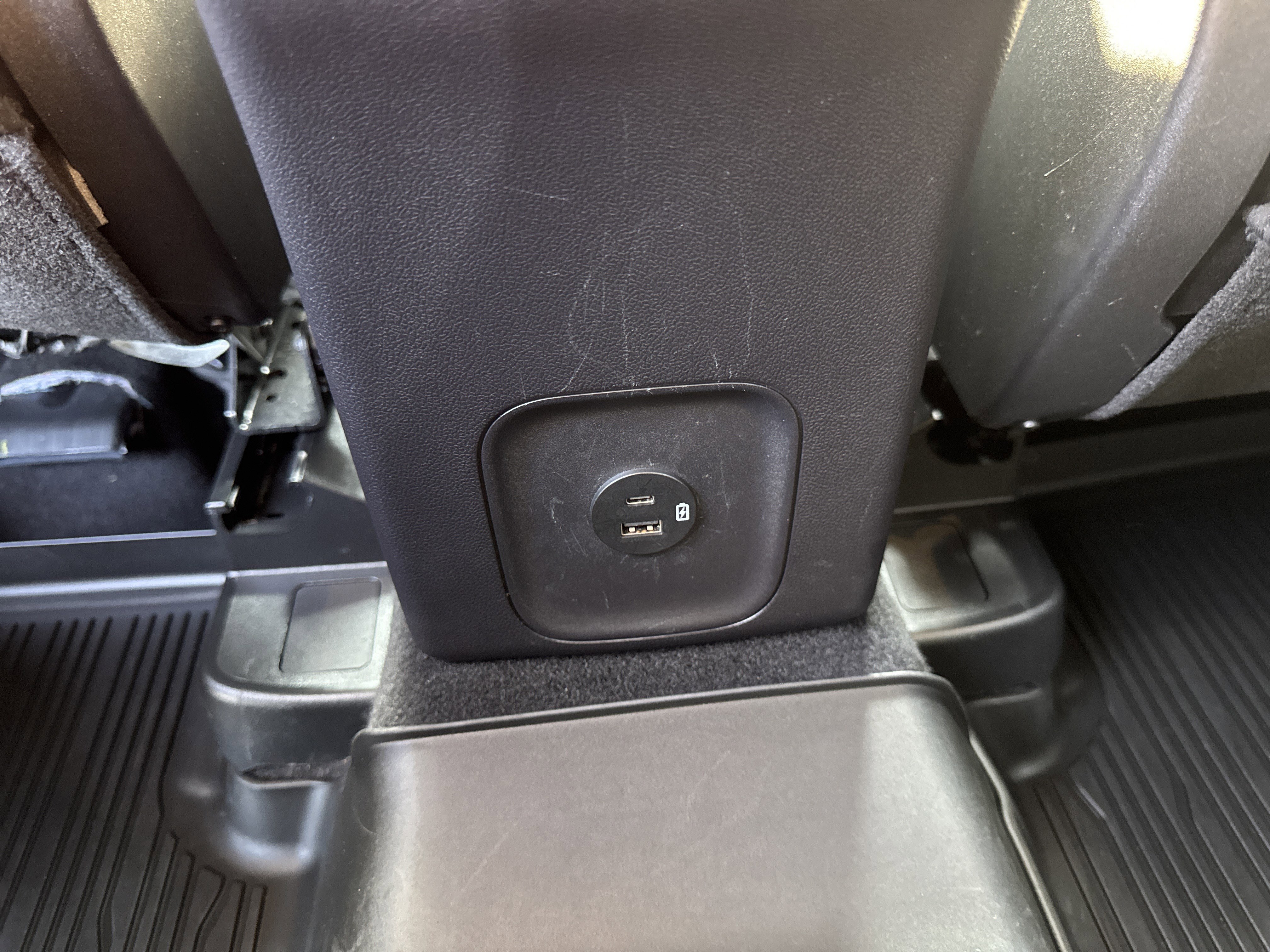 Used 2022 Ford Escape SE image 34