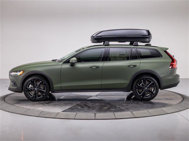 New 2026 Volvo V60 B5 Cross Country Plus w/ Climate Package image 2