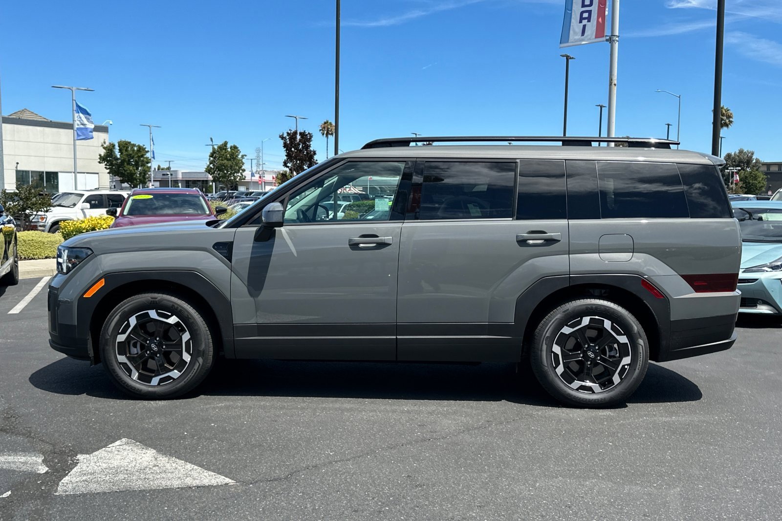 Certified 2025 Hyundai Santa Fe SEL image 6