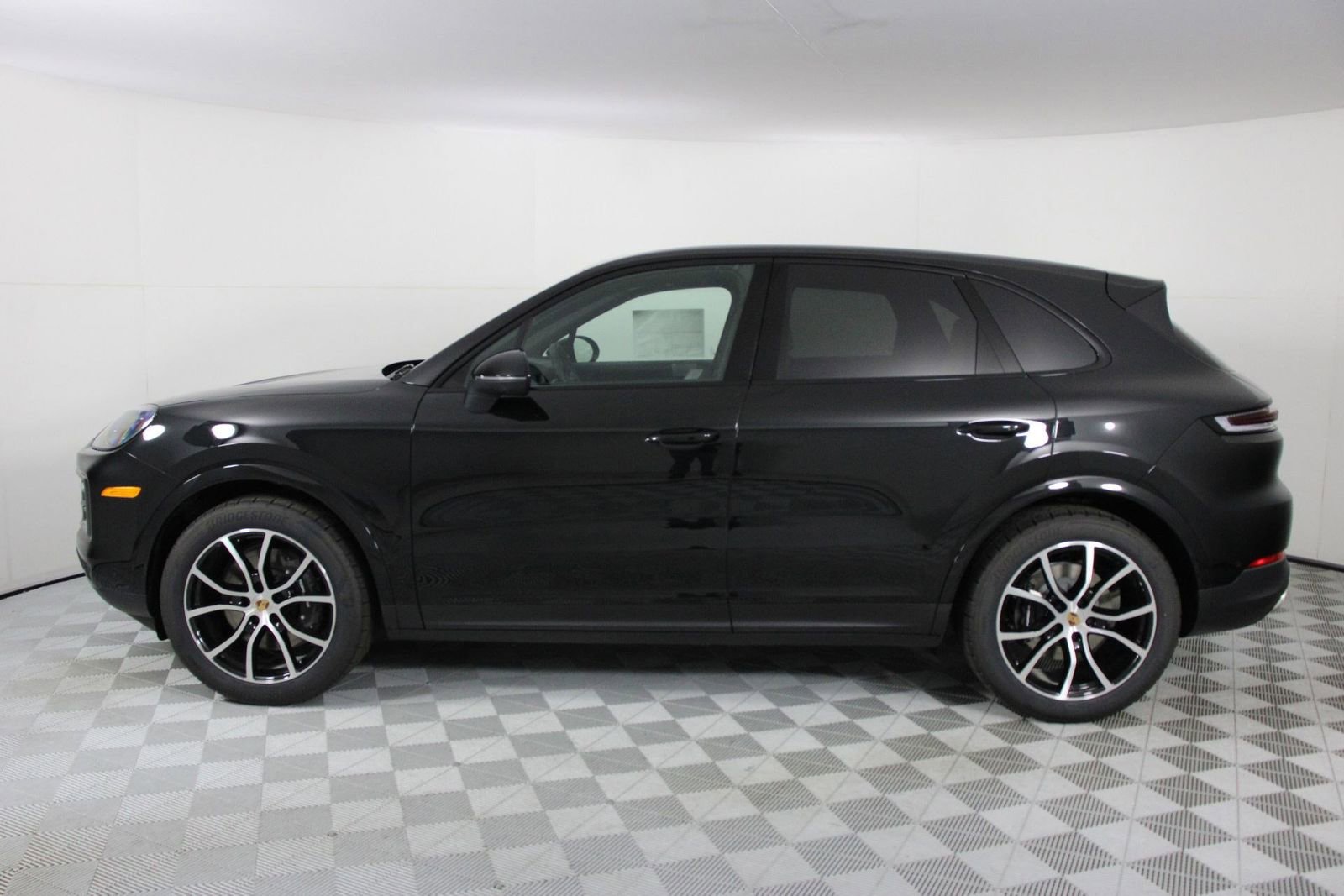 New 2026 Porsche Cayenne AWD/4WD image 2
