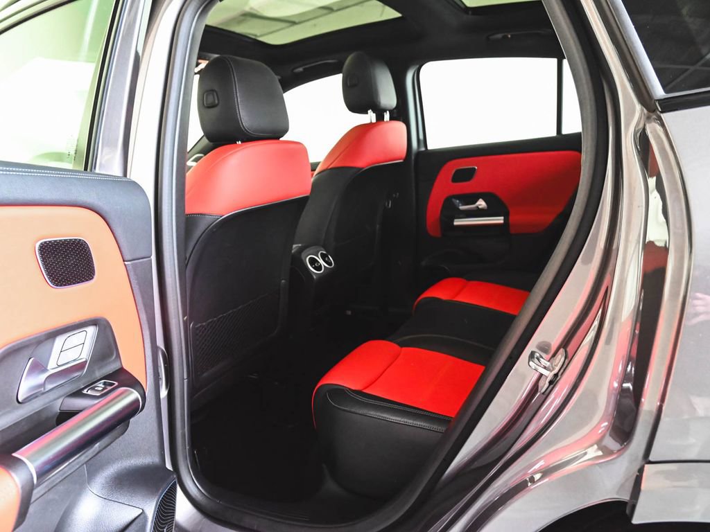 Used 2024 Mercedes-Benz GLA 35 AMG 4MATIC image 37