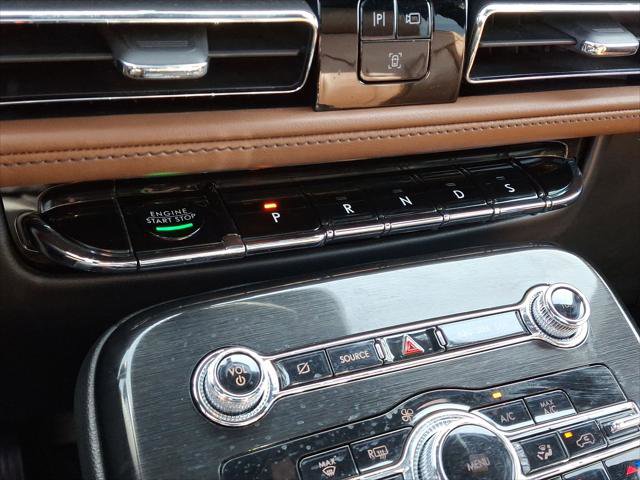 Used 2022 Lincoln Nautilus Reserve w/ Luxury Package image 12