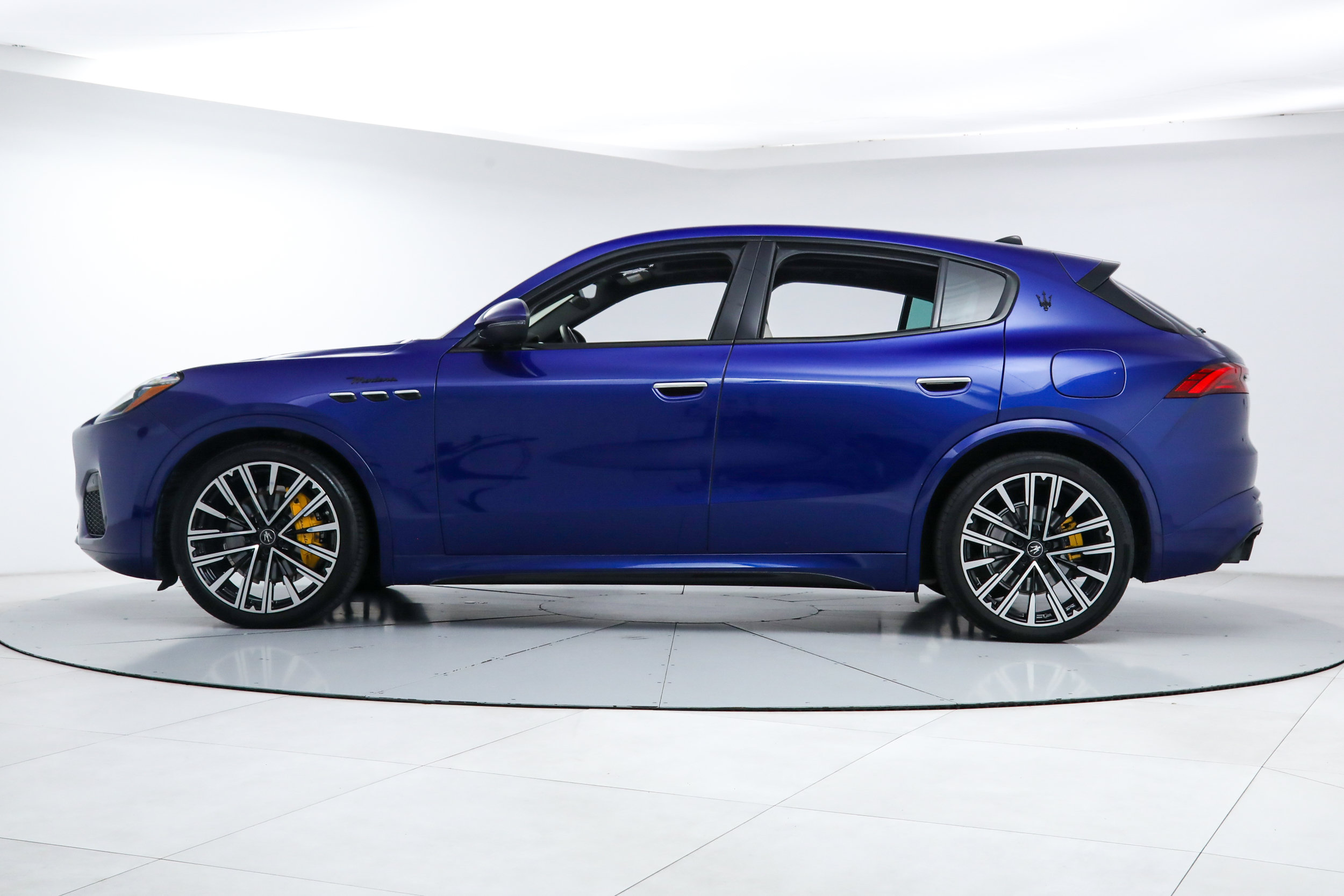 Certified 2023 Maserati Grecale Modena AWD/4WD image 2