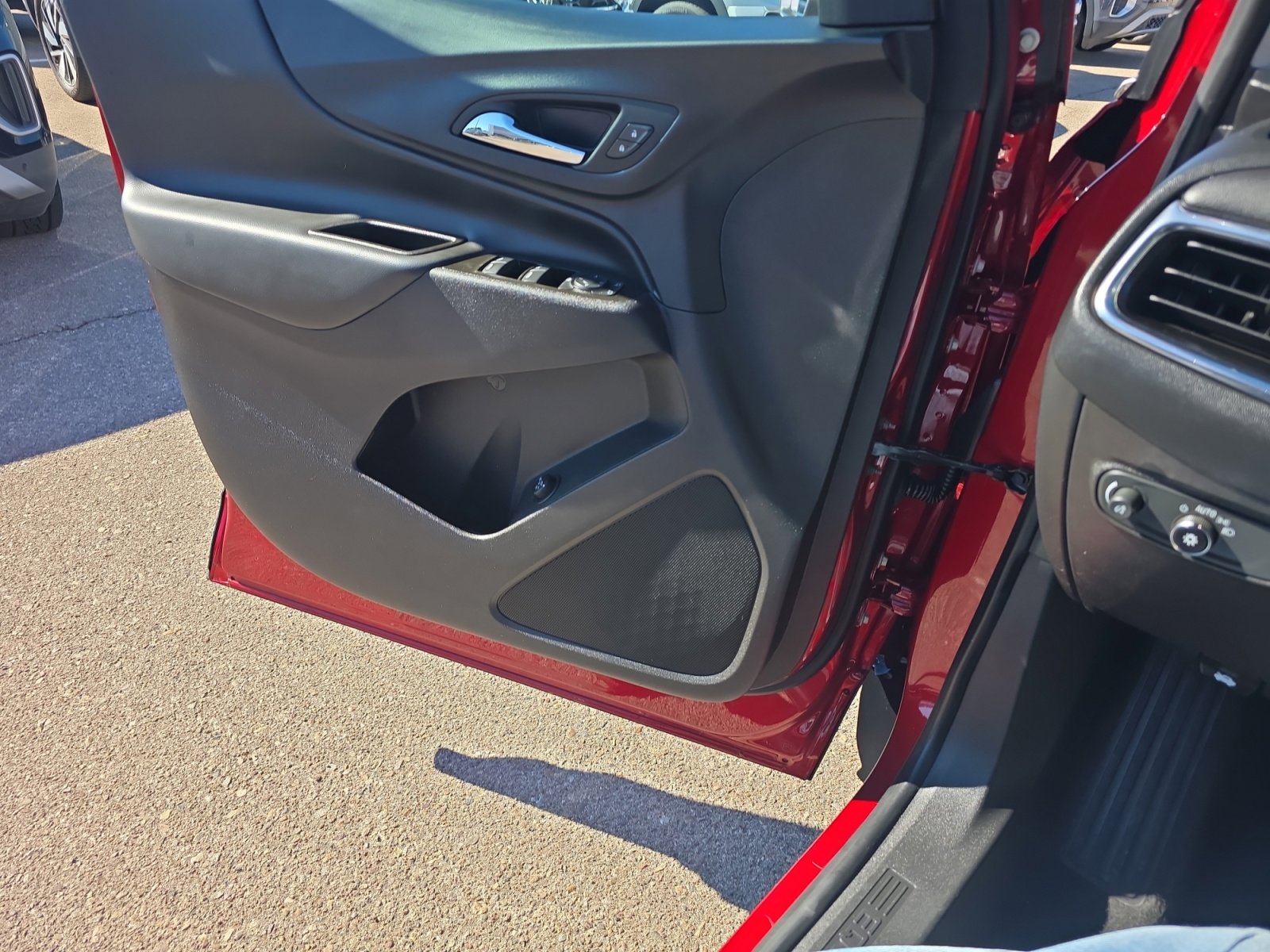 Used 2023 Chevrolet Equinox LT image 13