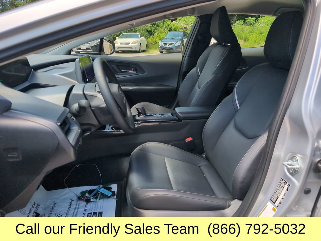 Used 2024 Toyota Prius XLE AWD/4WD image 10