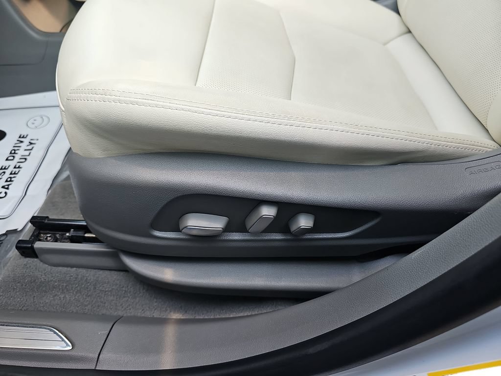Used 2022 Cadillac XT5 Premium Luxury w/ LPO, Floor Liner Package FWD image 28