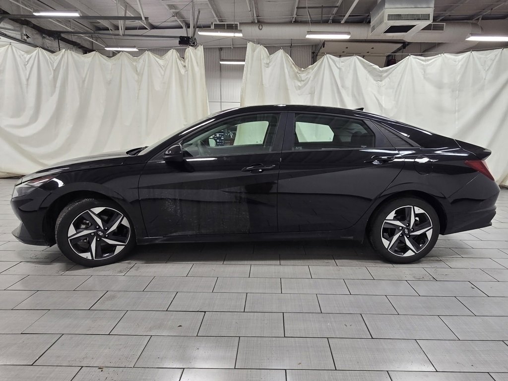 Used 2023 Hyundai Elantra SEL w/ Convenience Package image 12