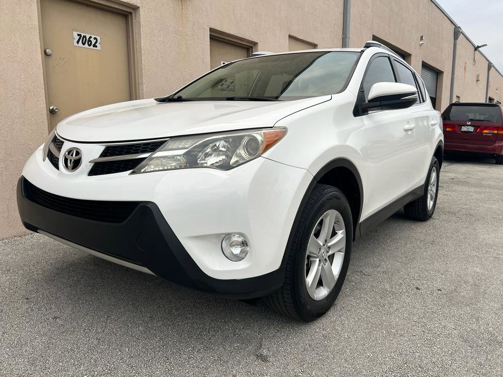 Used 2013 Toyota RAV4 XLE FWD image 2