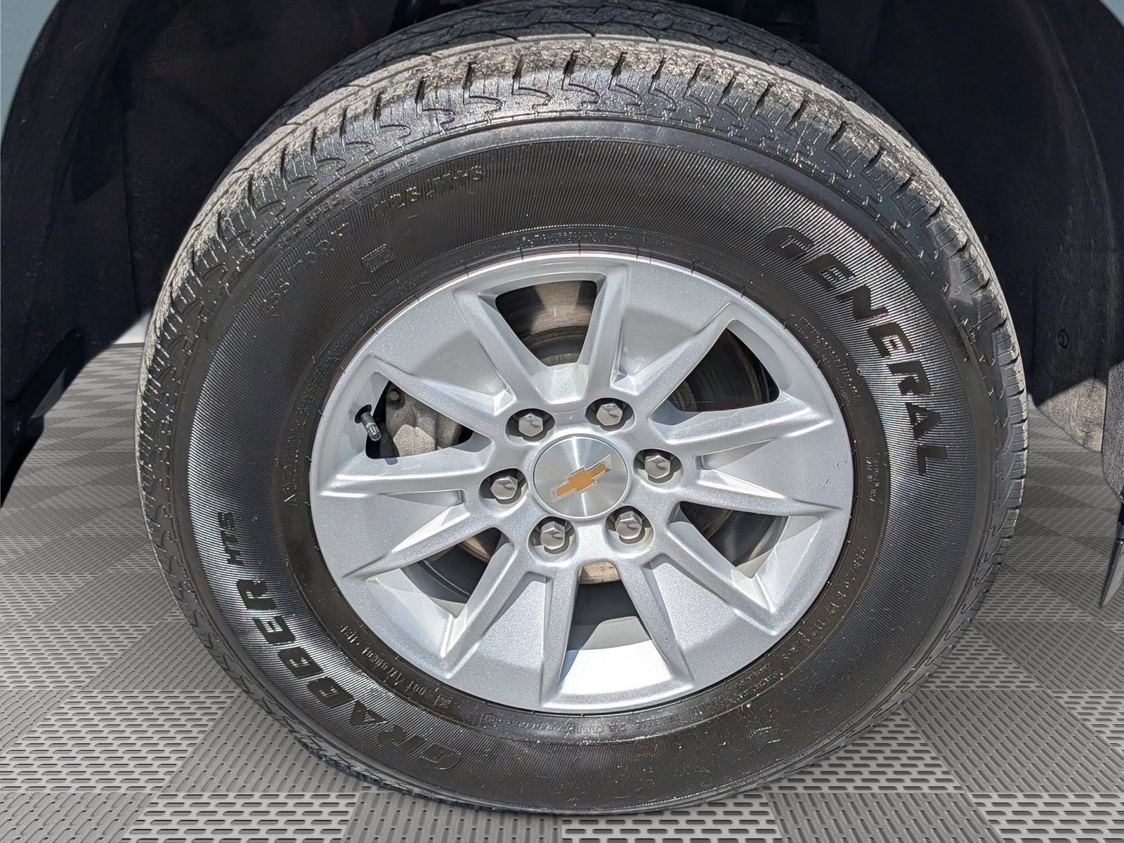 Used 2025 Chevrolet Silverado 1500 LT AWD/4WD image 11