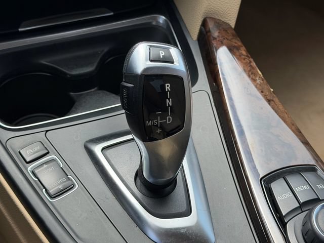 Used 2015 BMW 320i Sedan RWD image 25