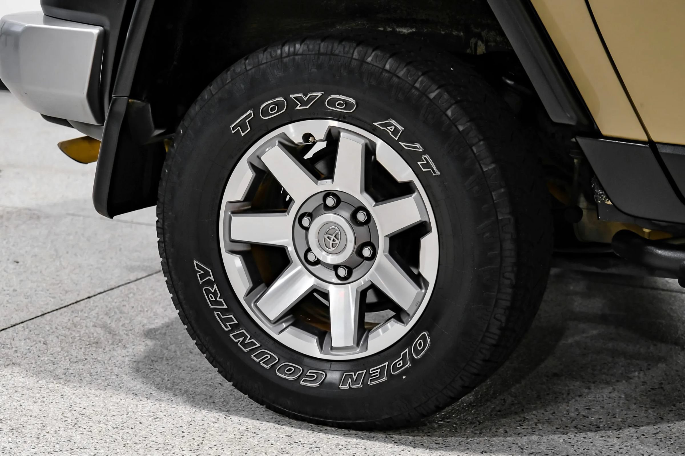 Used 2014 Toyota FJ Cruiser 4WD w/ Upgrade Package image 48