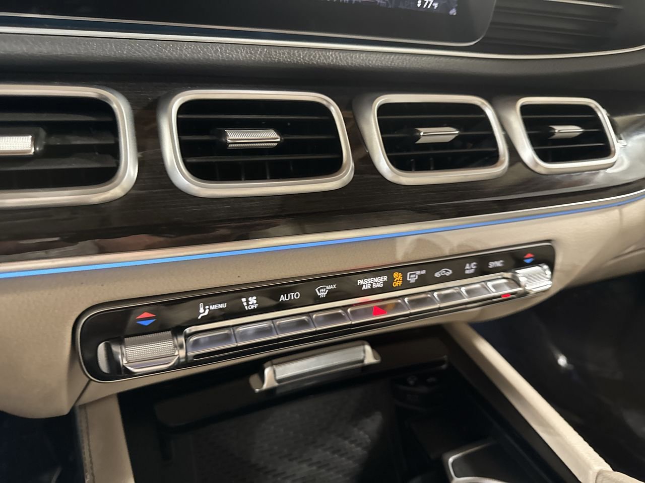 Used 2020 Mercedes-Benz GLE 580 GLE 580 w/ Parking Assist Package image 27