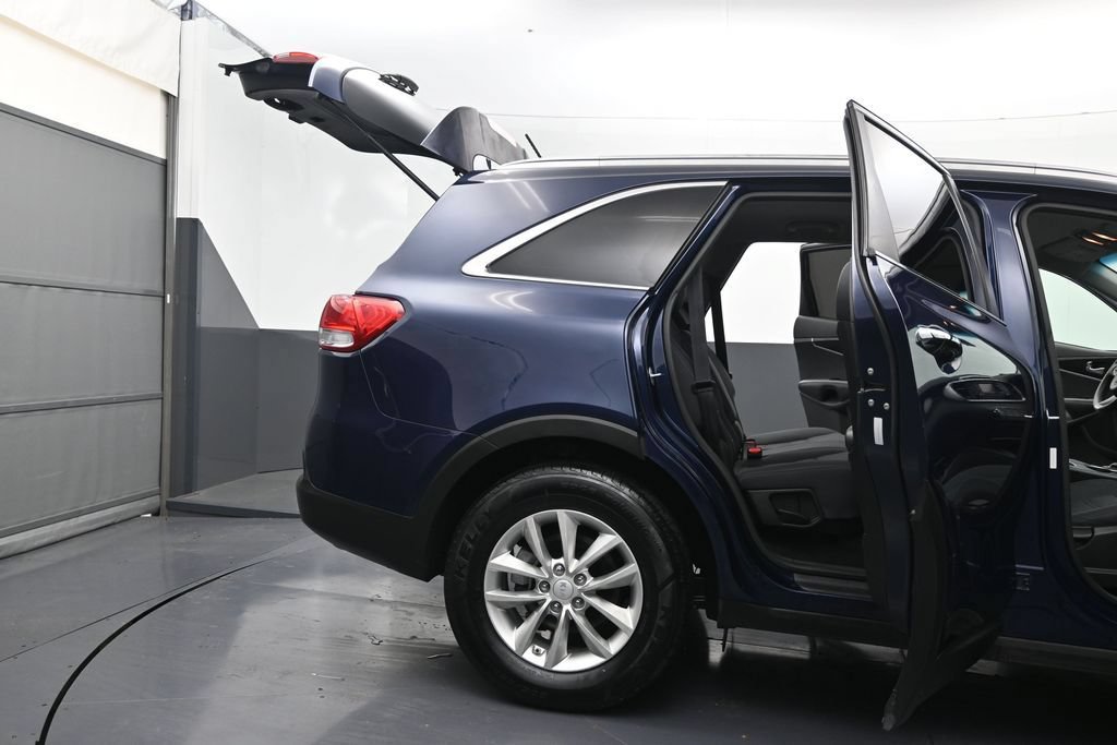 Used 2016 Kia Sorento FWD image 10