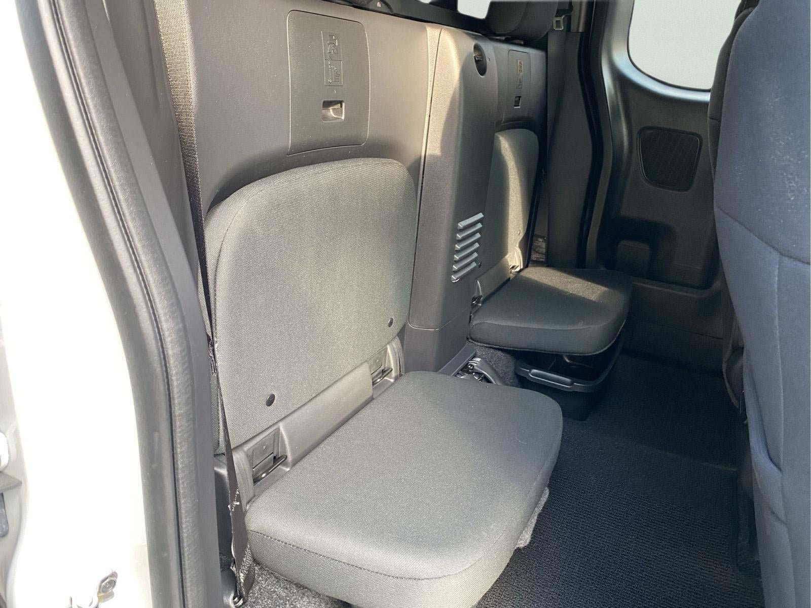 Used 2025 Nissan Frontier SV w/ SV Convenience Package AWD/4WD image 34
