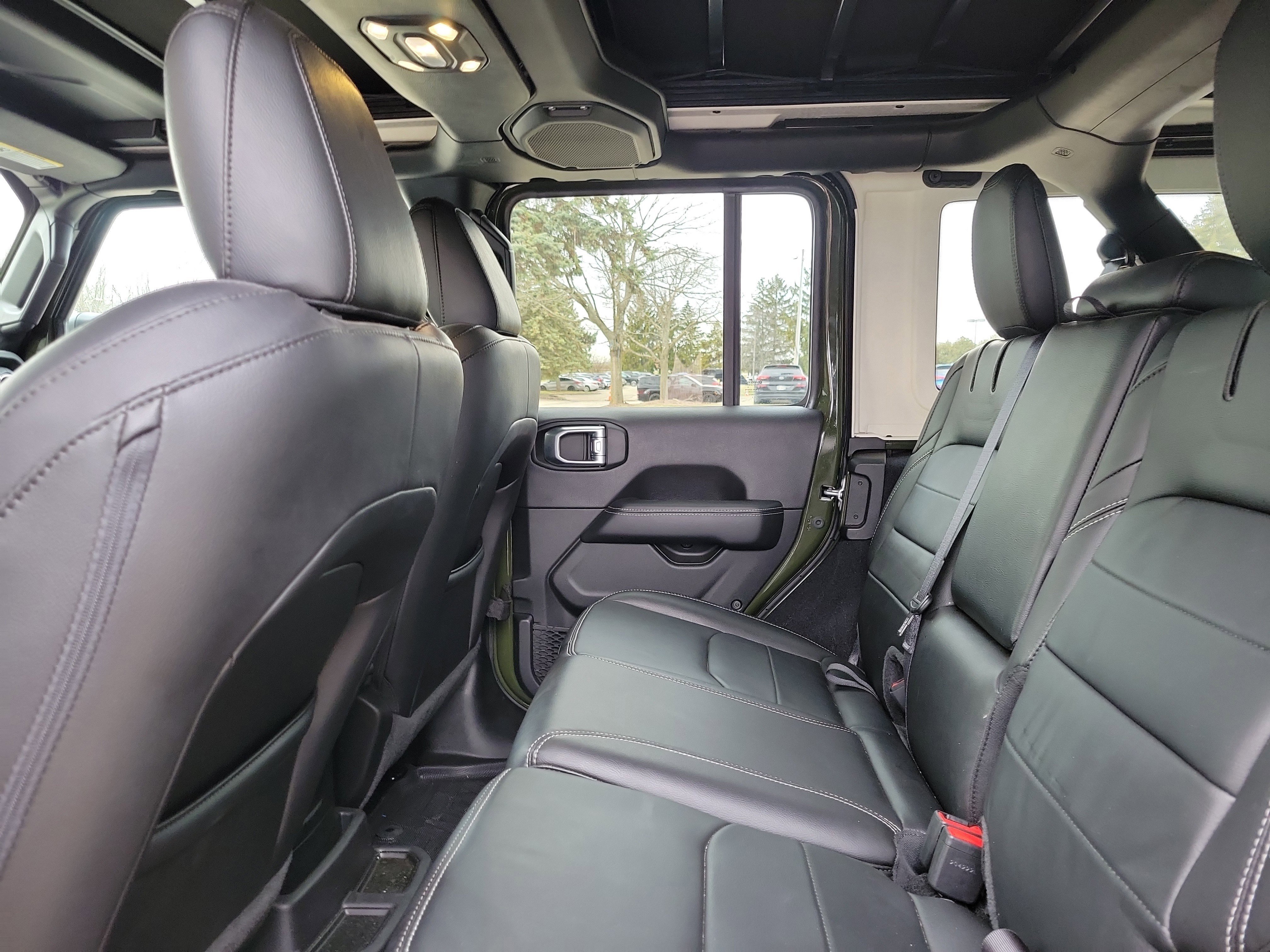 Used 2022 Jeep Wrangler Unlimited Sahara w/ Cold Weather Group image 11