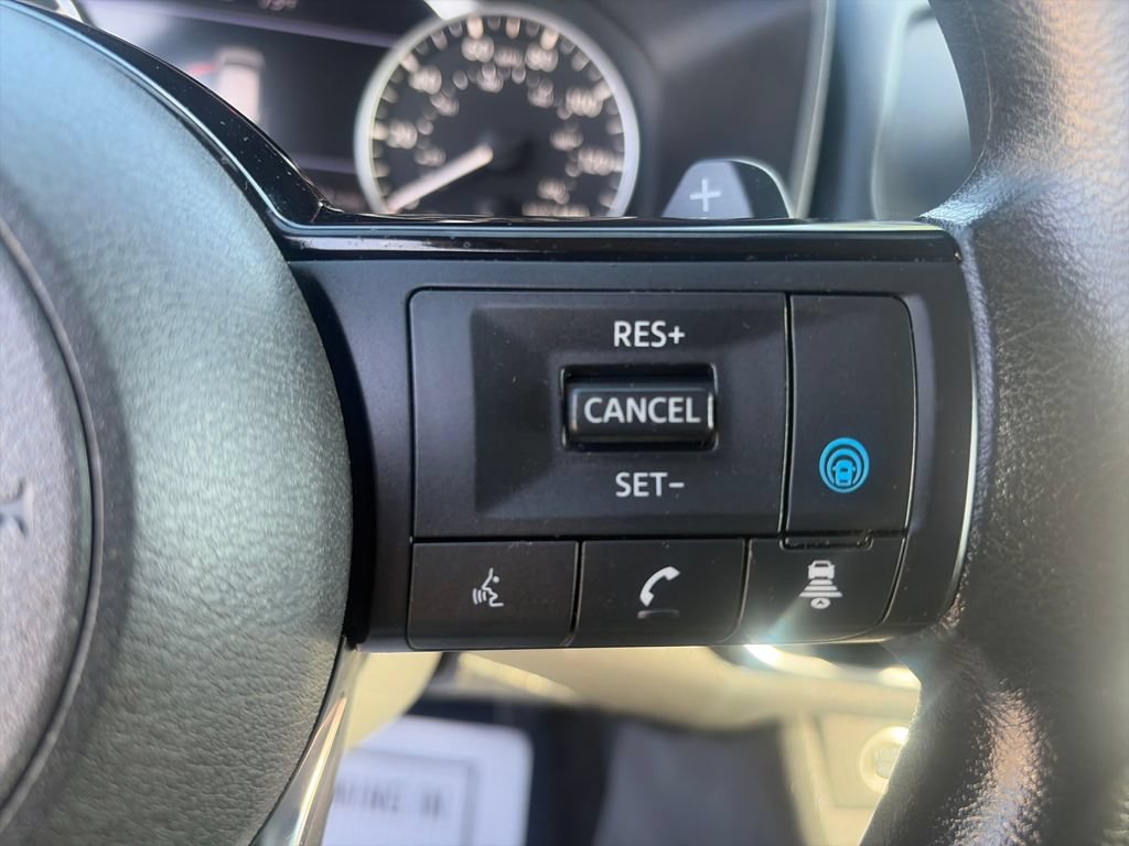 Used 2023 Nissan Rogue SV FWD image 32