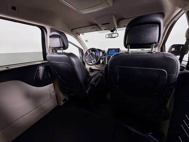 Used 2011 Chrysler Town & Country Touring-L w/ Entertainment Group #2 FWD image 28