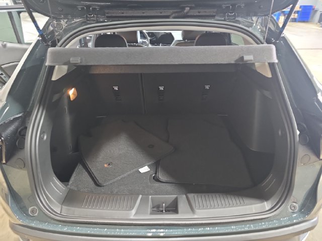 New 2026 Chevrolet Trax LT w/ Driver Confidence Package FWD image 13