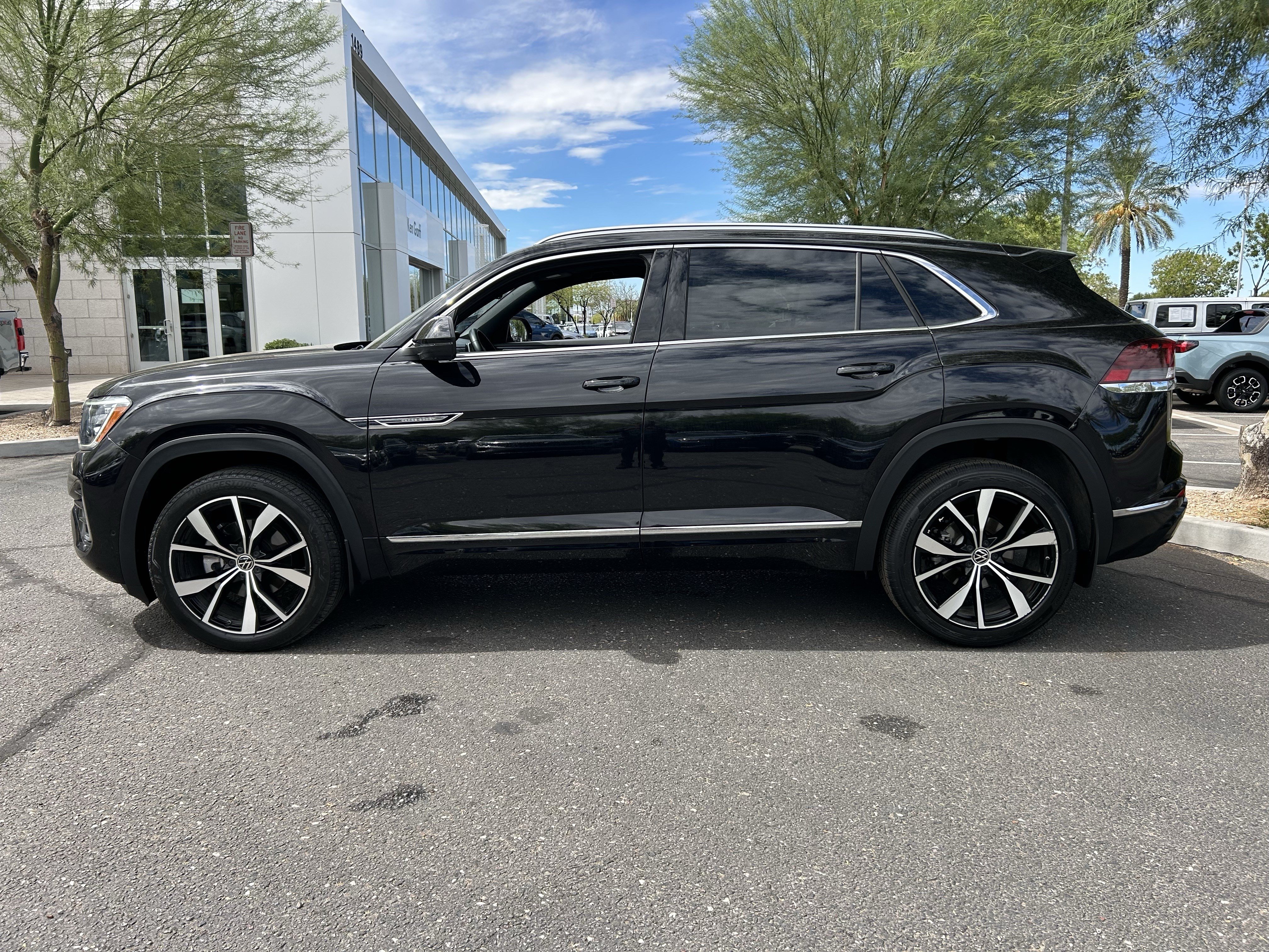 Certified 2024 Volkswagen Atlas Cross Sport SEL Premium R-Line AWD/4WD image 2