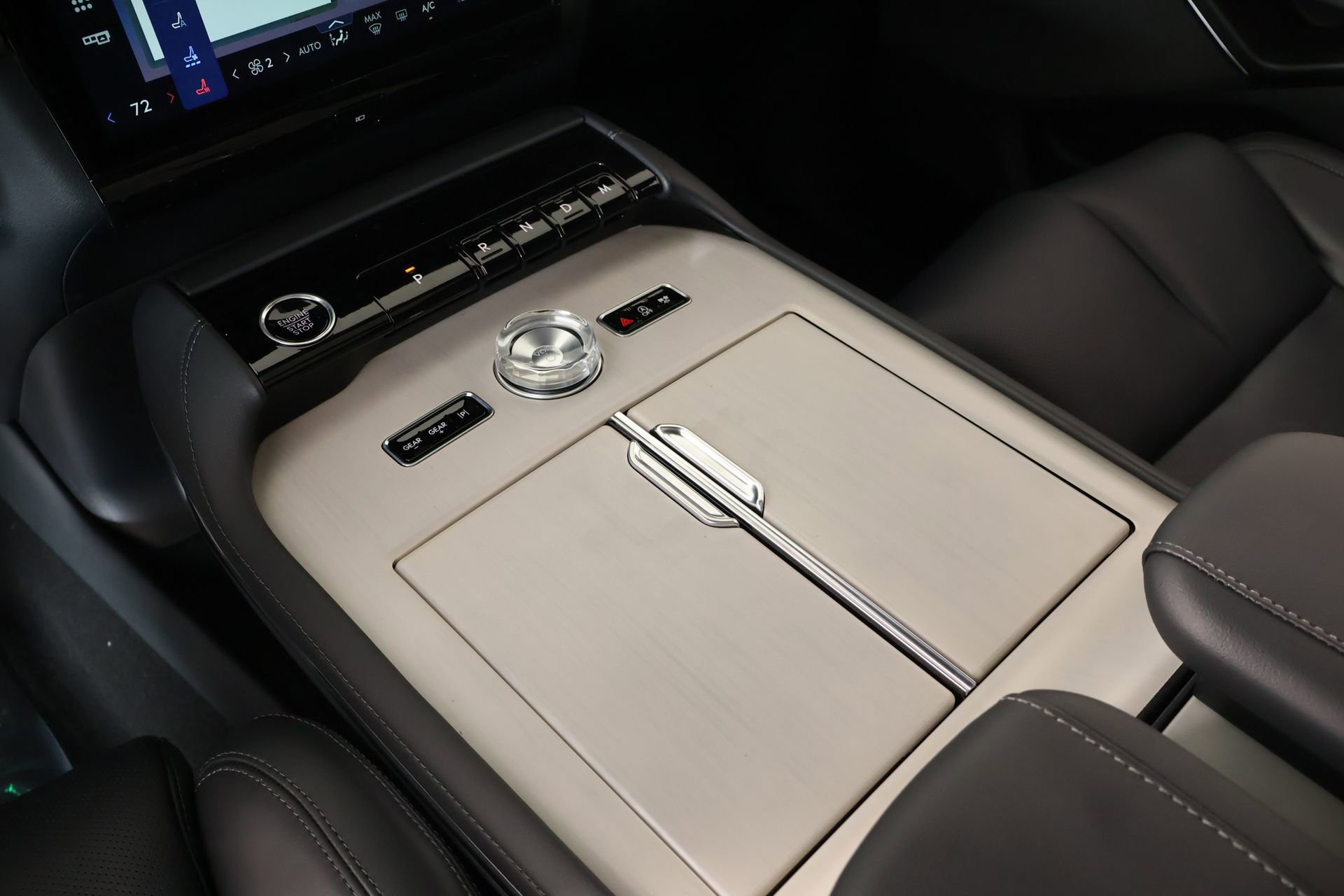 New 2026 Lincoln Navigator L Reserve AWD/4WD image 8