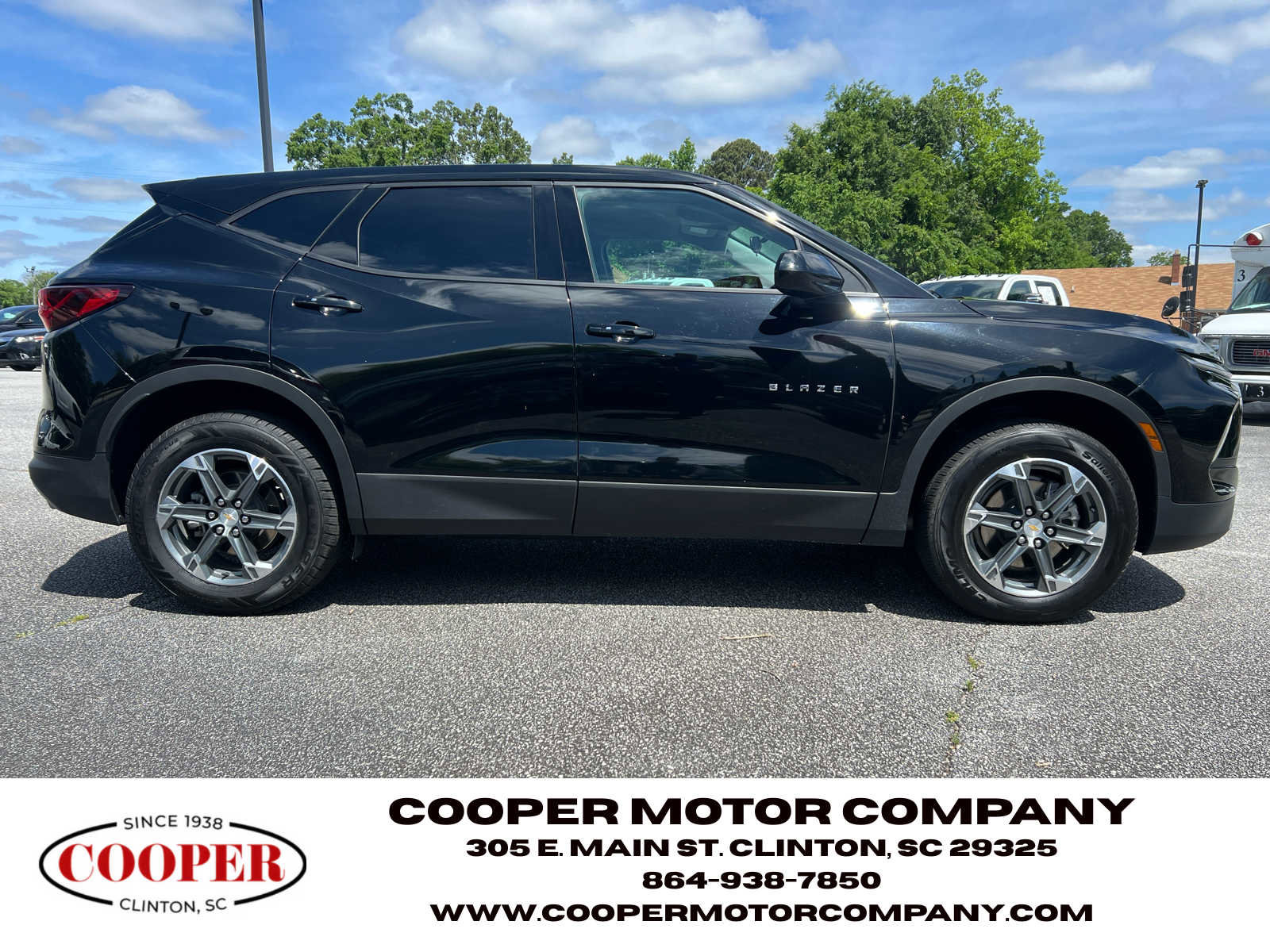 Used 2025 Chevrolet Blazer LT FWD image 4