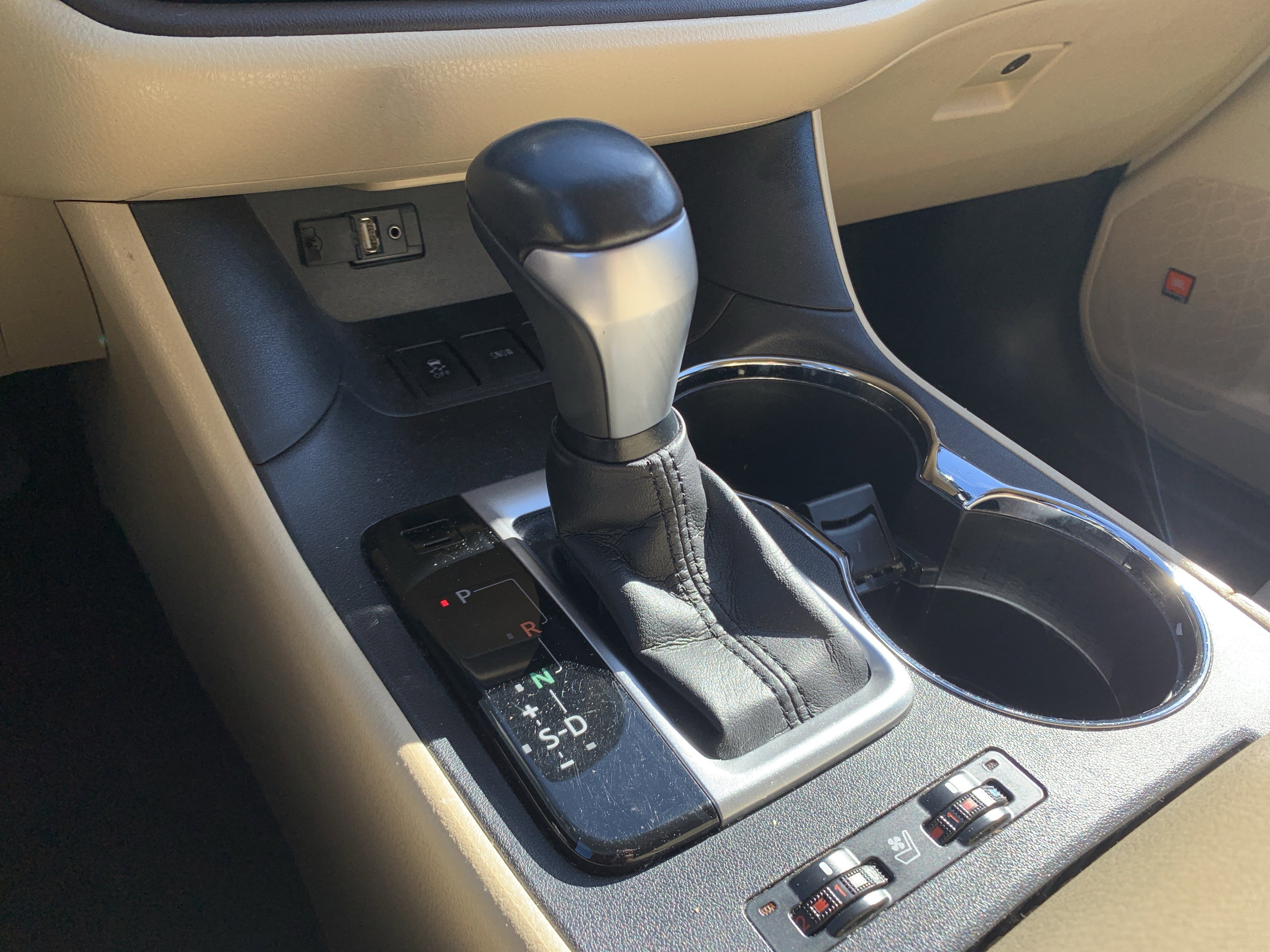 Used 2016 Toyota Highlander Limited image 26