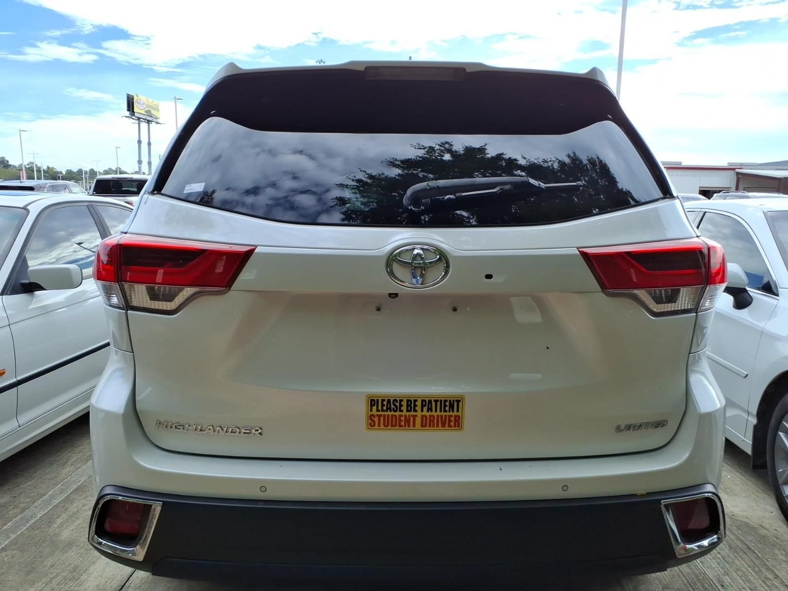 Certified 2018 Toyota Highlander Limited FWD image 7