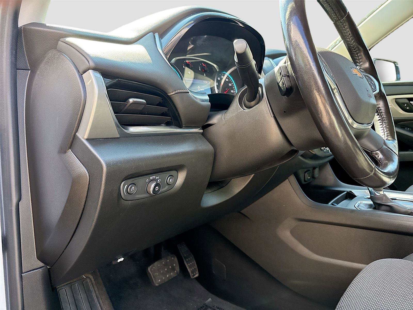 Used 2020 Chevrolet Traverse LT w/ Driver Confidence II Package image 10