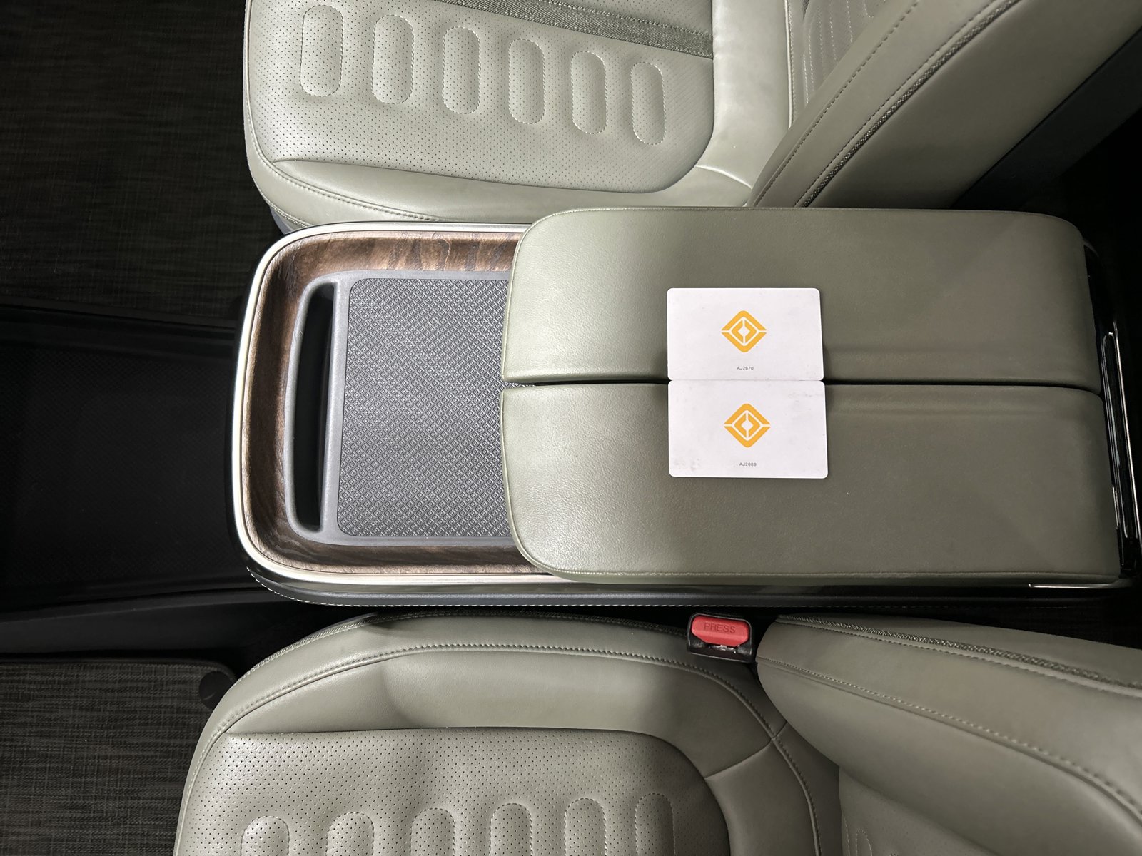 Used 2022 Rivian R1T Adventure image 29