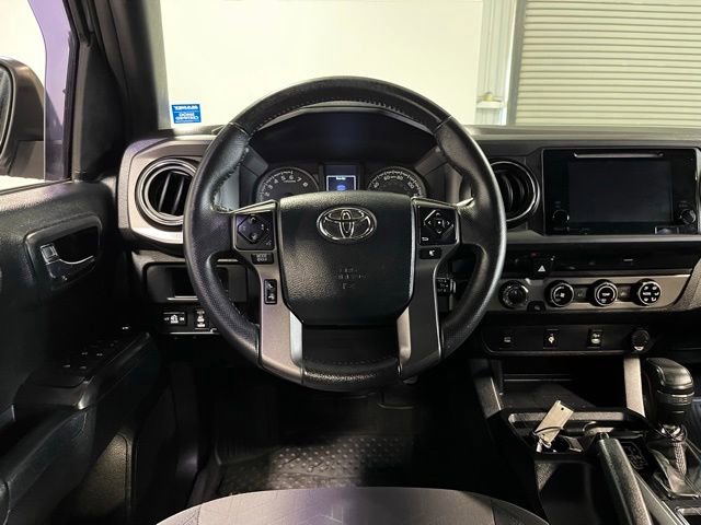 Used 2017 Toyota Tacoma TRD Sport AWD/4WD image 21