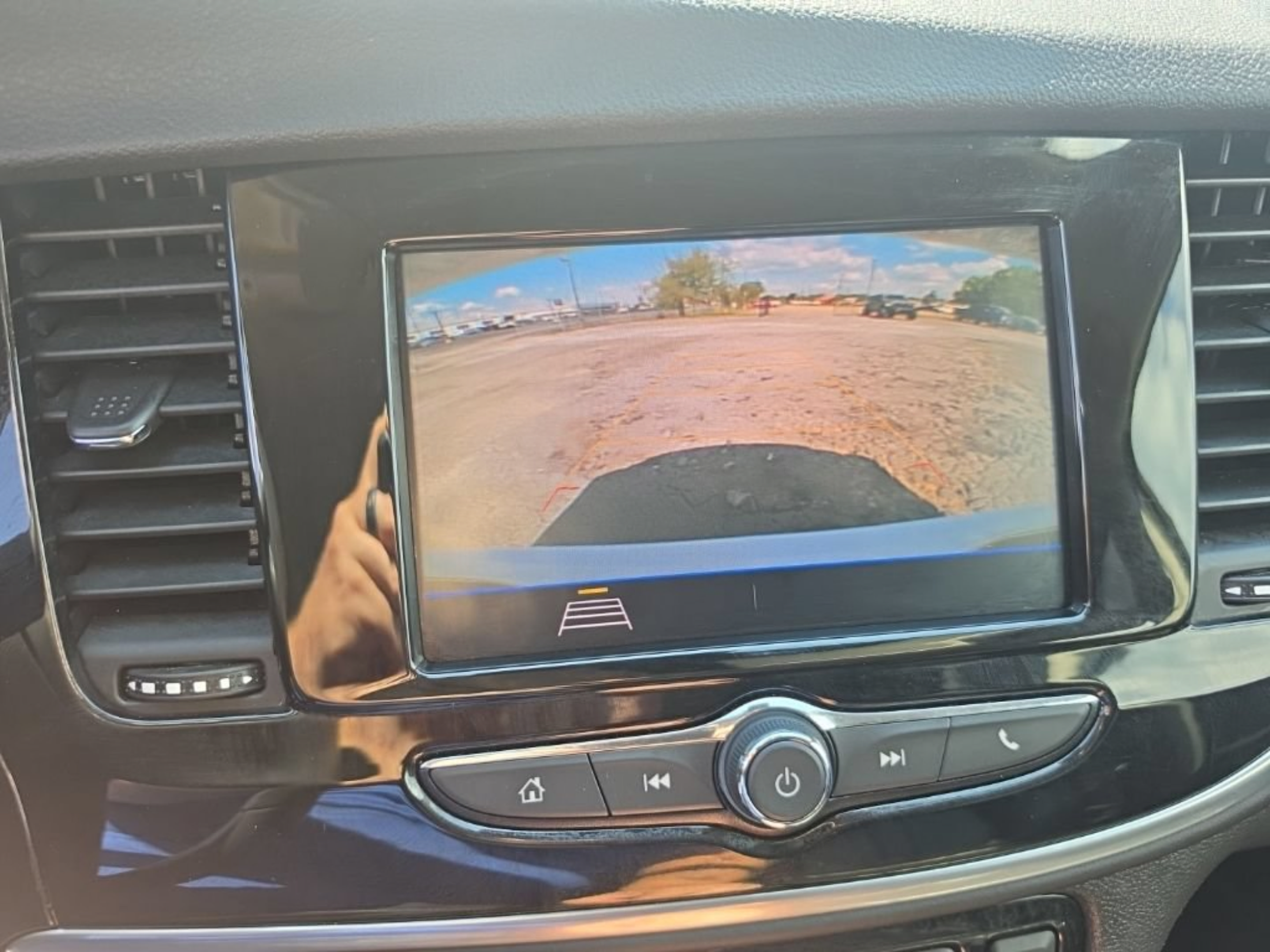 Used 2022 Buick Encore Preferred FWD image 19