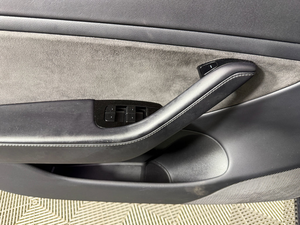 Used 2018 Tesla Model 3 Long Range image 18