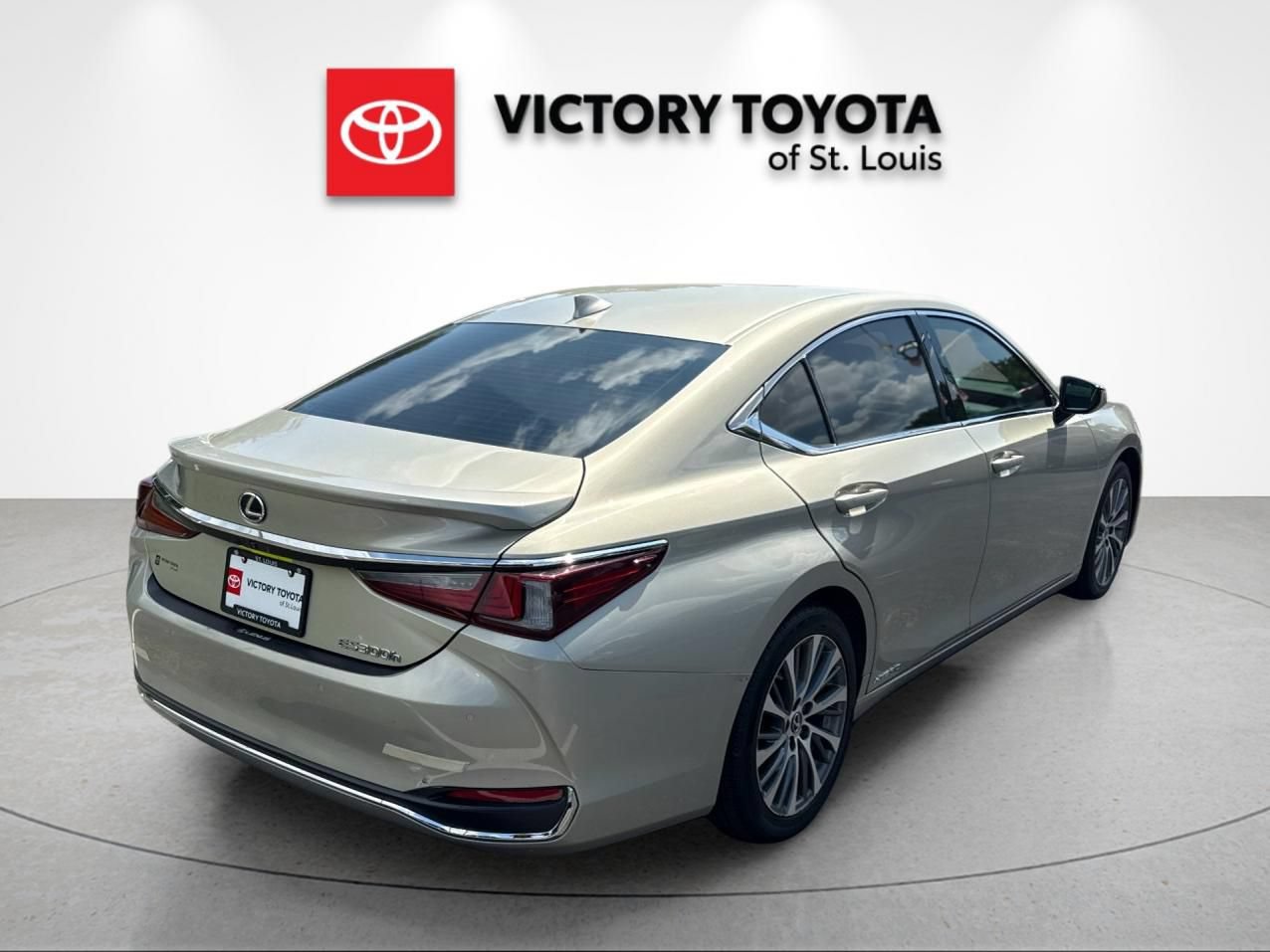 Used 2021 Lexus ES 300h w/ Premium Package FWD image 3