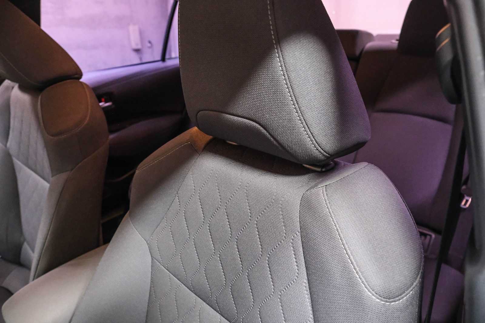 Used 2021 Toyota Corolla LE w/ Carpet Mat Package (TMS) FWD image 24