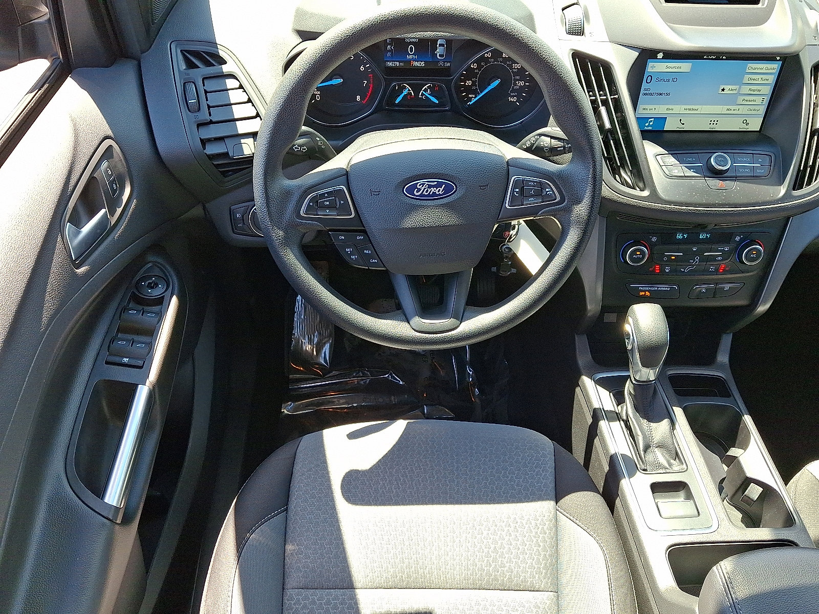 Used 2018 Ford Escape SE w/ SE Sync 3 Package AWD/4WD image 12