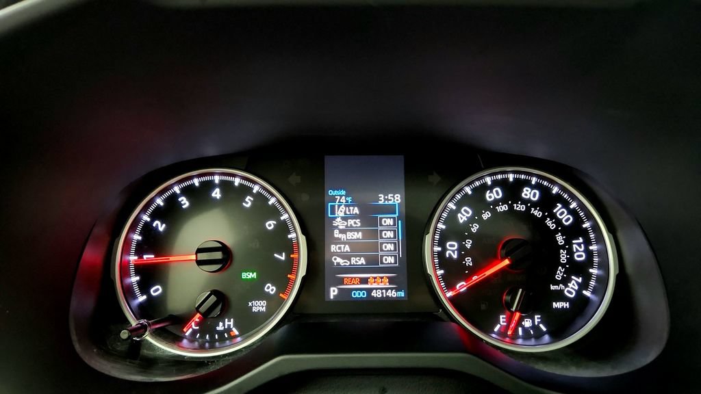 Used 2021 Toyota RAV4 XLE Premium AWD/4WD image 27