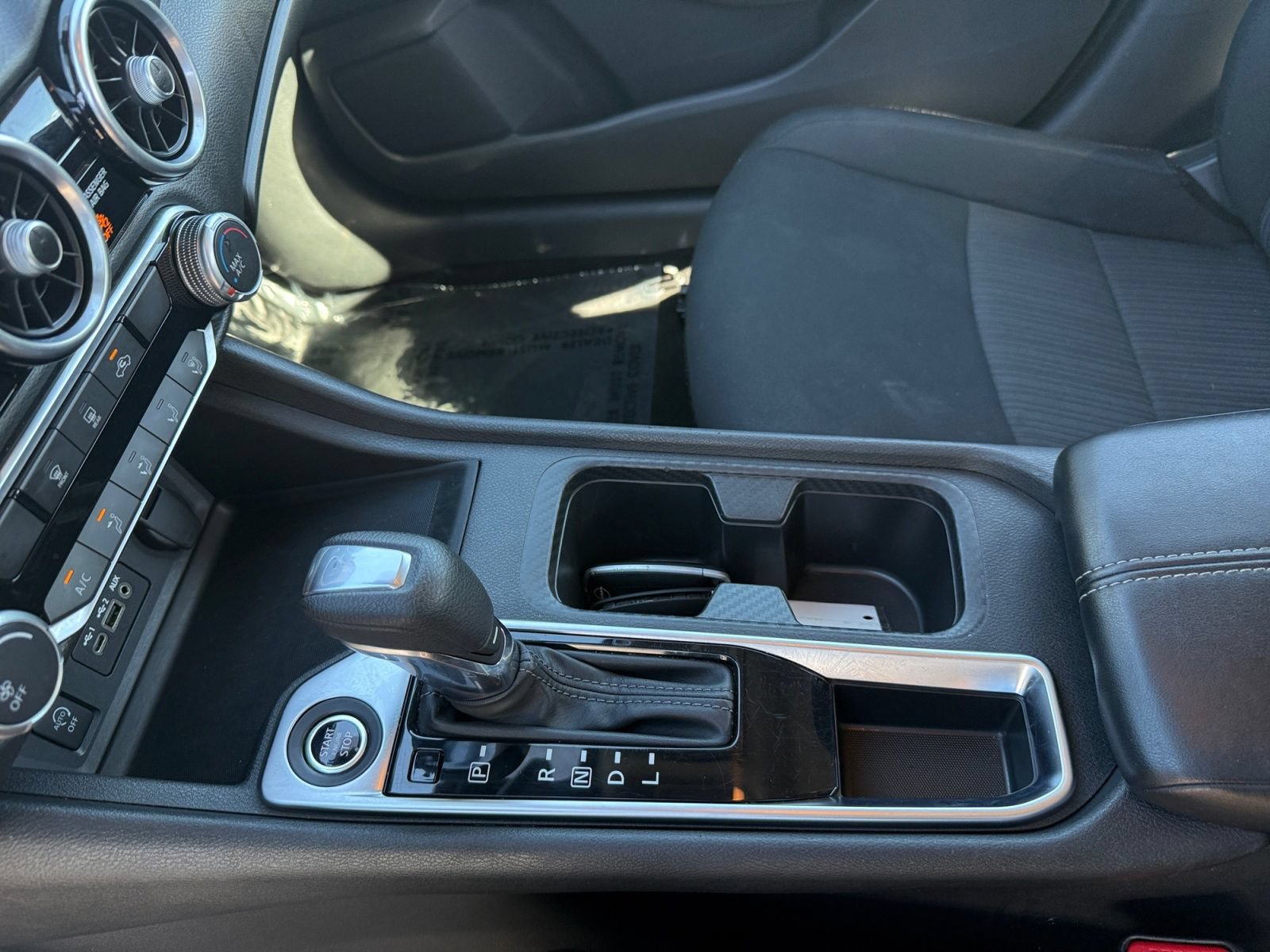 Used 2024 Nissan Sentra SV FWD image 27