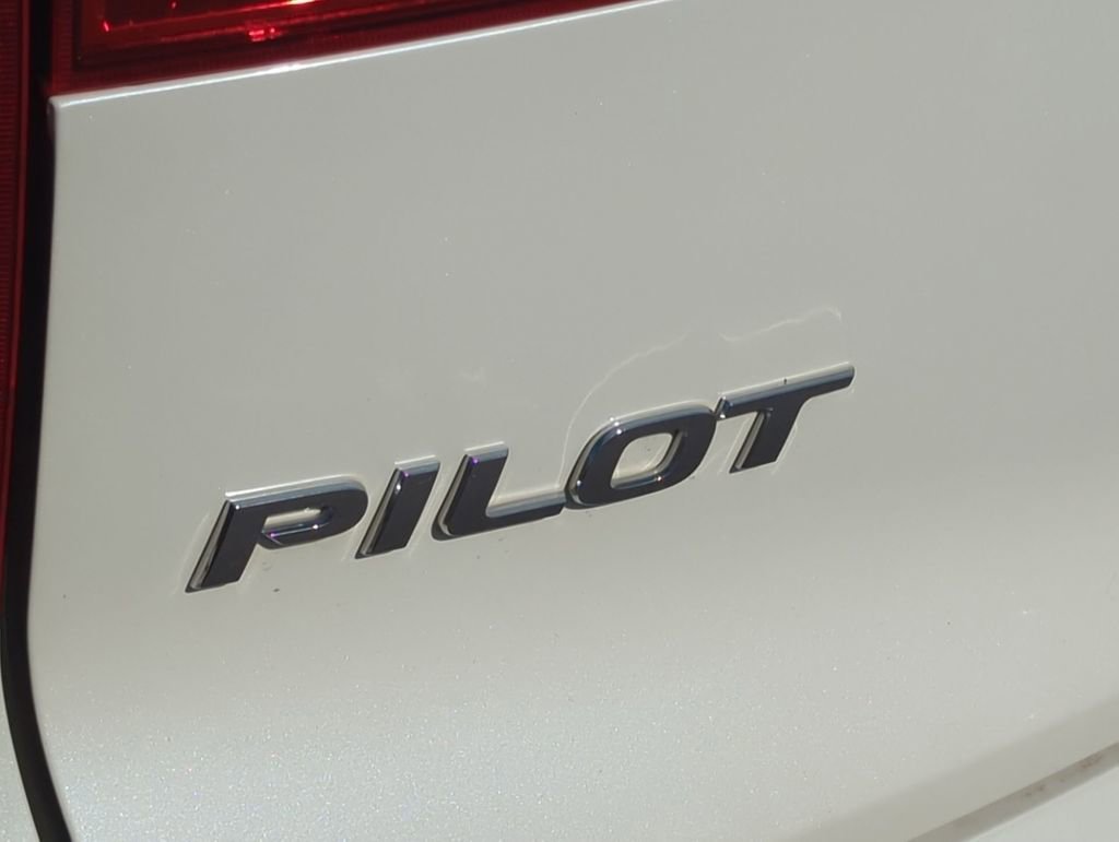 Used 2016 Honda Pilot Touring image 31
