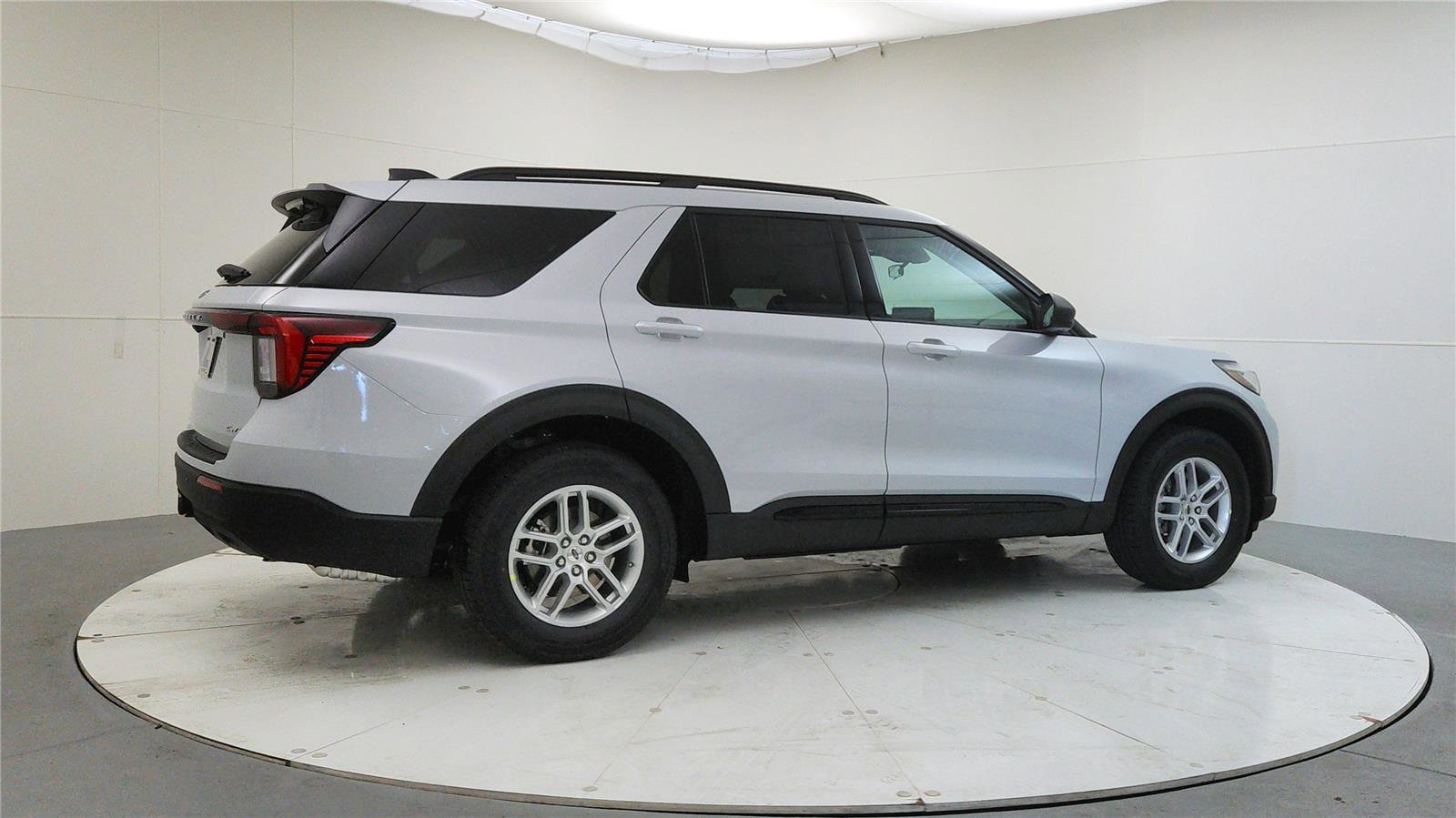 New 2026 Ford Explorer Active image 8