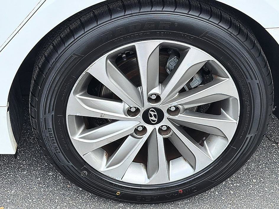 Used 2017 Hyundai Sonata Sport w/ Value Edition Package 02 FWD image 6