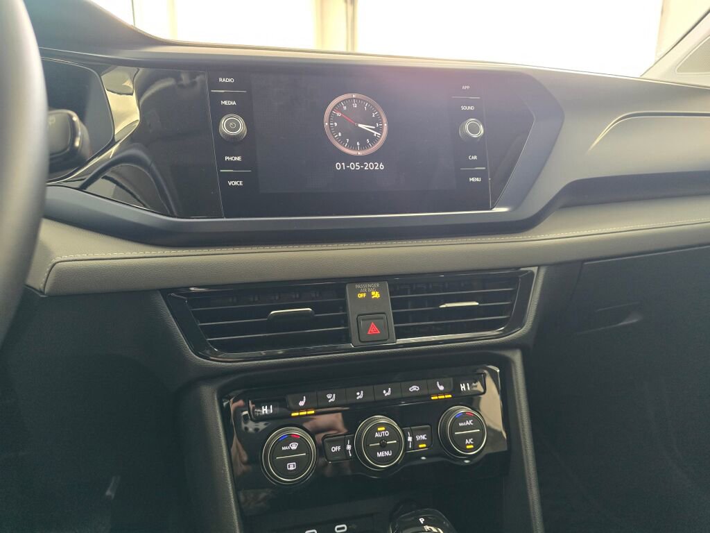 Used 2024 Volkswagen Taos SE image 29