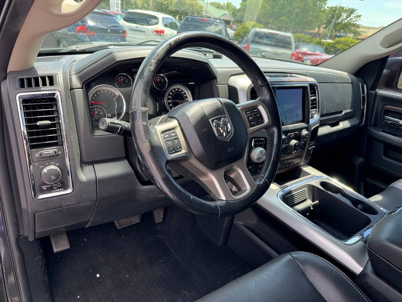 Used 2018 RAM 1500 Laramie AWD/4WD image 11