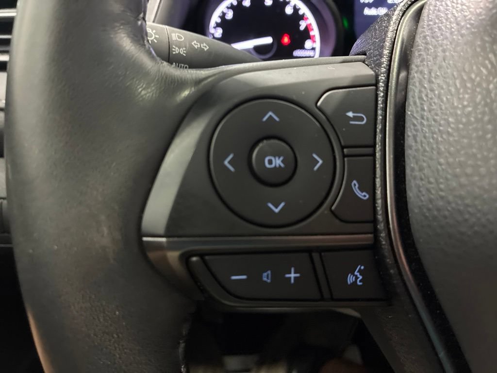 Used 2024 Toyota Camry SE w/ Cold Weather Package FWD image 19