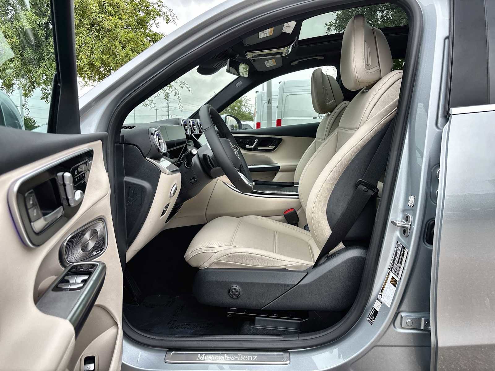 New 2026 Mercedes-Benz GLC 300 4MATIC image 2