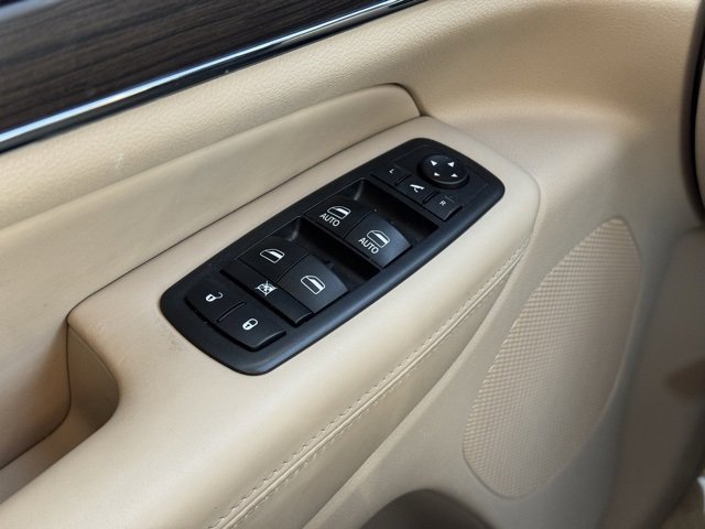 Used 2018 Jeep Grand Cherokee Overland image 31