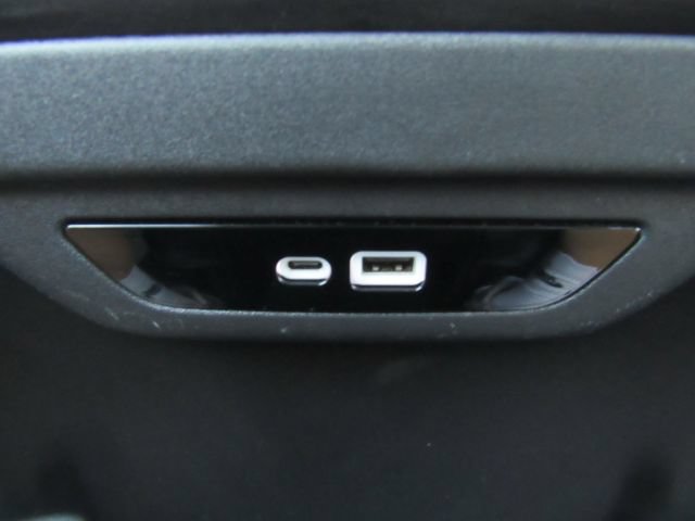 Used 2024 Chrysler Pacifica Touring-L FWD image 31