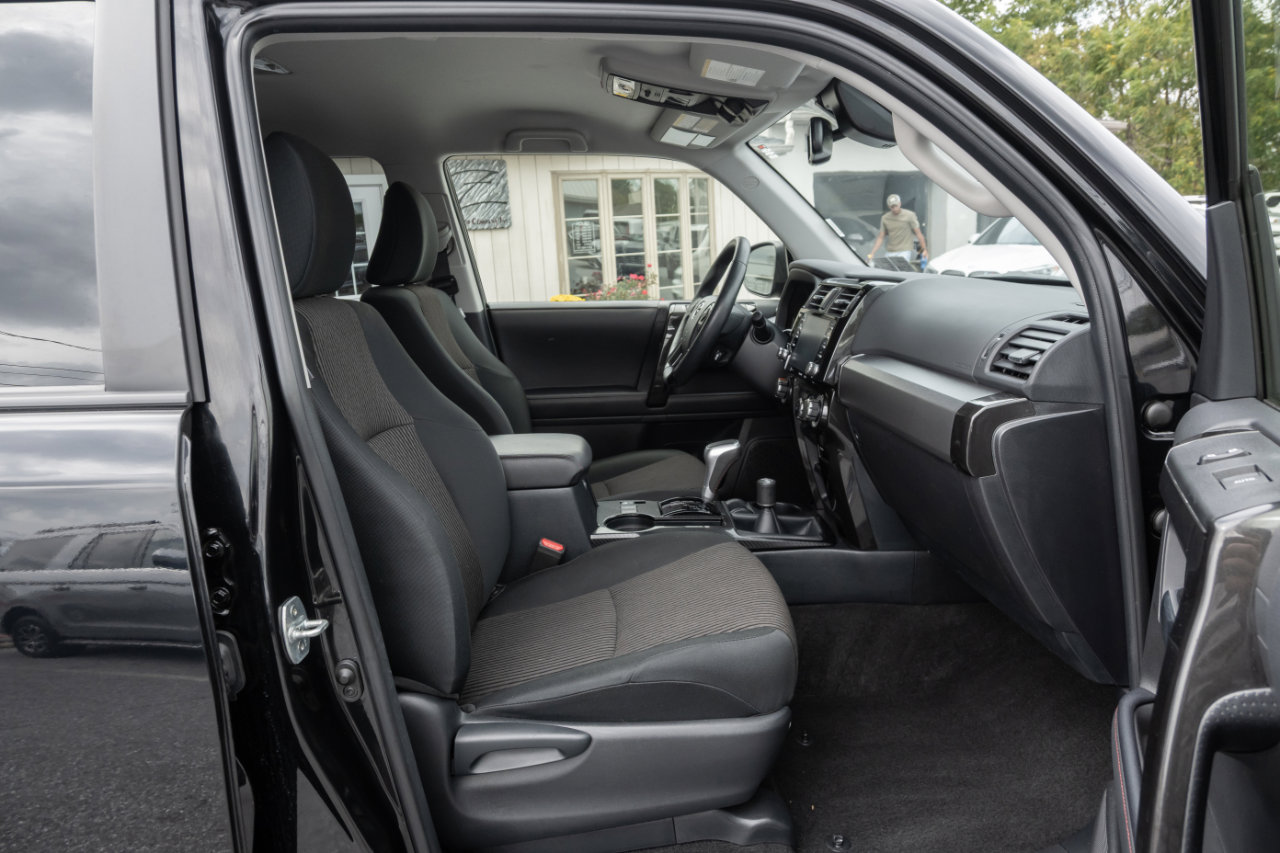 Used 2024 Toyota 4Runner TRD Off-Road image 33