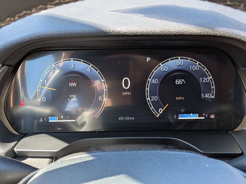 Used 2024 Jeep Grand Cherokee L Laredo image 14