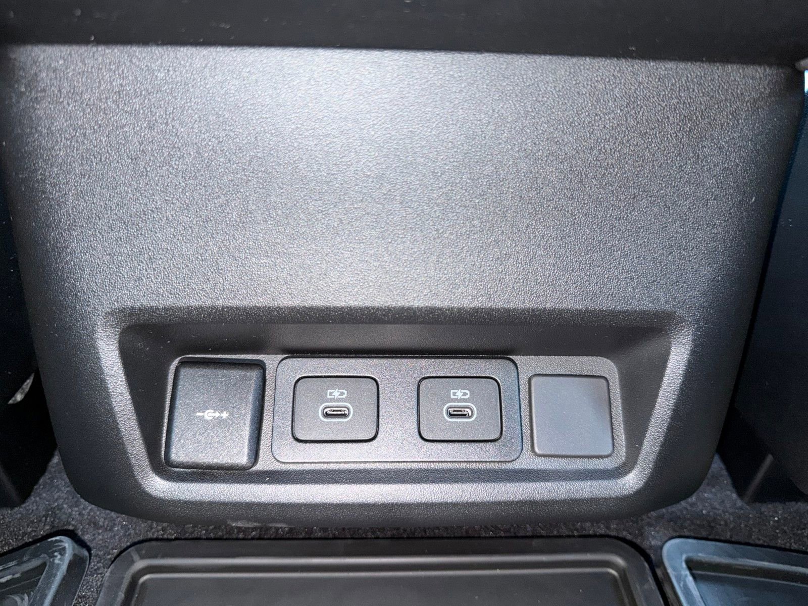 New 2026 Land Rover Discovery Limited Edition image 29